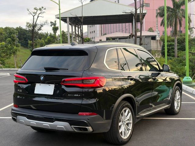2020 X5 Xdrive25D 原鈑件 柴油大扭力 省油兼具超高配備  第2張相片