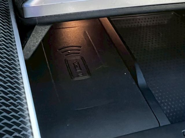 X6 40iXdriver 認證車 霸氣斜背跑旅造型 兼具豪華質感與強勁性能 寬敞座艙搭配豐富科技配備  第13張相片