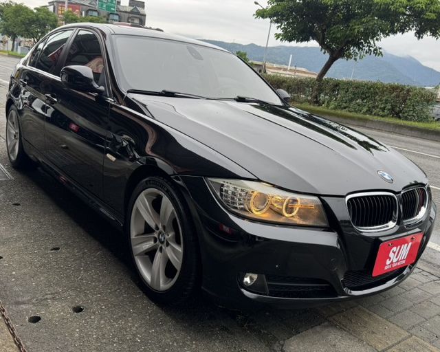 潔承汽車｜318d｜2.0｜柴油｜渦輪增壓｜電動天窗｜全車原鈑件｜只跑11萬｜認證車  第2張相片