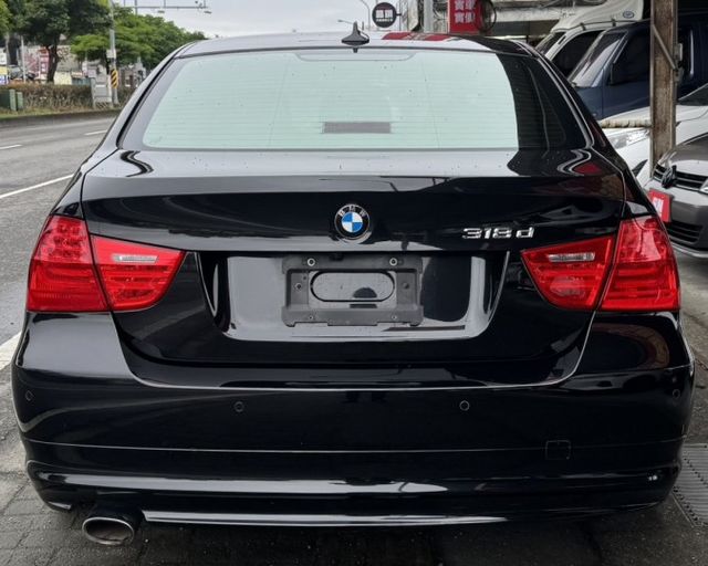 潔承汽車｜318d｜2.0｜柴油｜渦輪增壓｜電動天窗｜全車原鈑件｜只跑11萬｜認證車  第3張相片