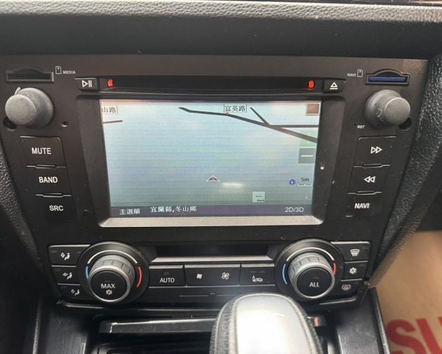 潔承汽車｜318d｜2.0｜柴油｜渦輪增壓｜電動天窗｜全車原鈑件｜只跑11萬｜認證車  第5張相片