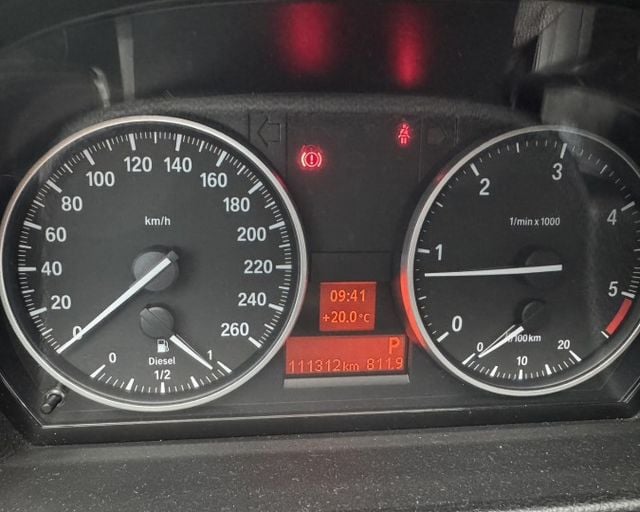 潔承汽車｜318d｜2.0｜柴油｜渦輪增壓｜電動天窗｜全車原鈑件｜只跑11萬｜認證車  第8張相片