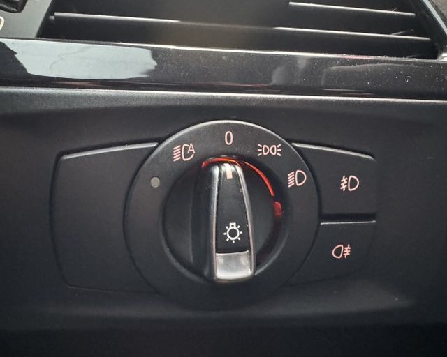潔承汽車｜318d｜2.0｜柴油｜渦輪增壓｜電動天窗｜全車原鈑件｜只跑11萬｜認證車  第9張相片