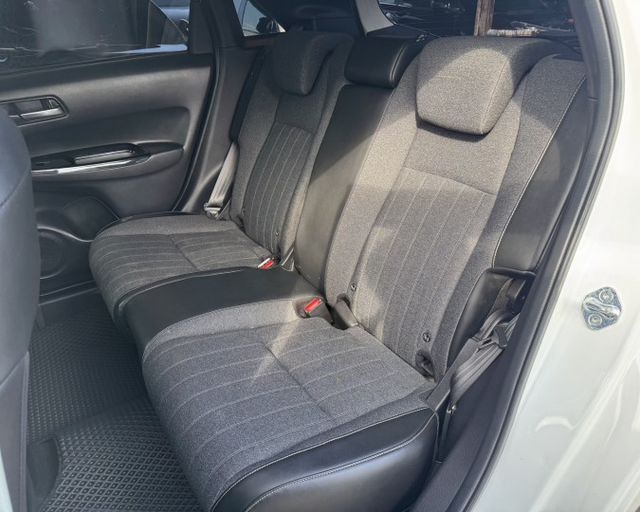 潔承汽車｜FIT｜1.5｜汽油版｜ACC跟車｜車偏警示｜Apple CarPlay ｜只跑7.8萬｜認證車  第12張相片