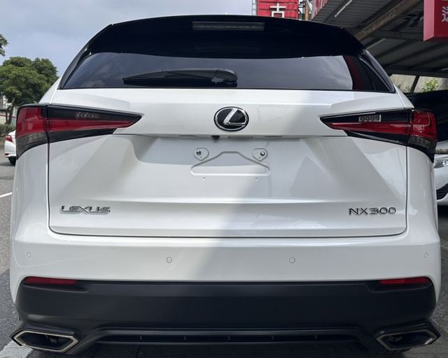 潔承汽車｜NX300｜2.0｜豪華版｜小改款｜安卓主機｜衛星導航｜盲點偵測｜ACC跟車｜只跑9.8萬｜認證車  第3張相片