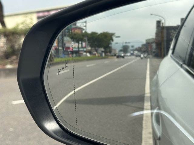 潔承汽車｜NX300｜2.0｜豪華版｜小改款｜安卓主機｜衛星導航｜盲點偵測｜ACC跟車｜只跑9.8萬｜認證車  第13張相片