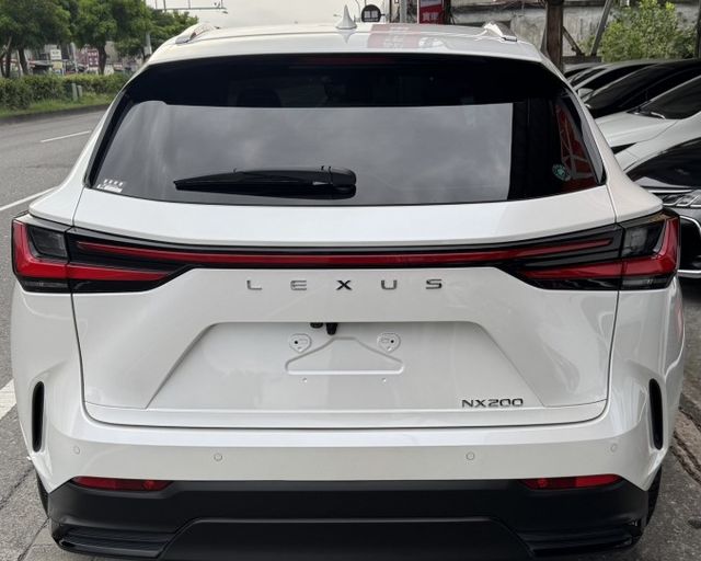 潔承汽車｜NX200｜2.0｜豪華版｜ACC跟車｜CarPlay｜環景系統｜僅跑4.8萬｜認證車  第3張相片