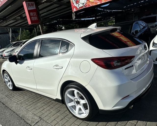潔承汽車｜MAZDA 3｜2.0｜5D｜一鍵啟動｜衛星導航｜排氣管含閥門｜僅跑13.4萬｜認證車  第4張相片