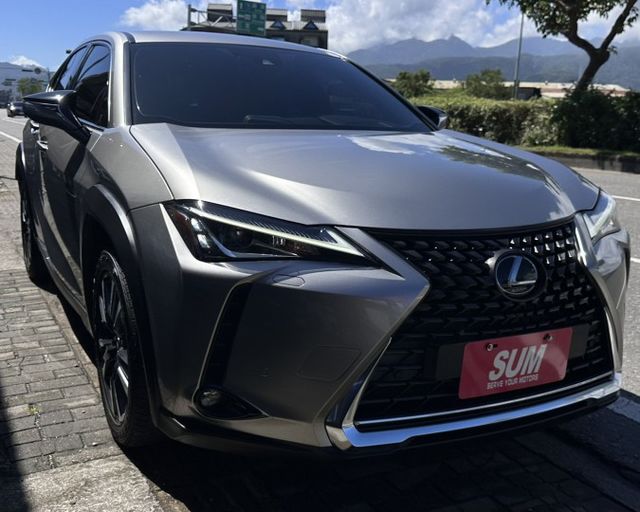 潔承汽車｜UX200｜2.0｜菁英Plus版｜I key免鑰｜LED頭燈｜ACC跟車｜僅跑8萬5｜認證車  第2張相片