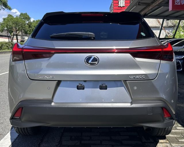 潔承汽車｜UX200｜2.0｜菁英Plus版｜I key免鑰｜LED頭燈｜ACC跟車｜僅跑8萬5｜認證車  第3張相片