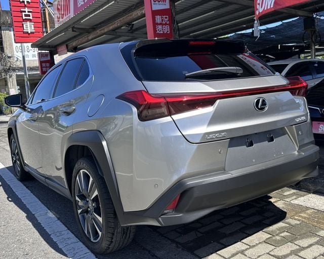 潔承汽車｜UX200｜2.0｜菁英Plus版｜I key免鑰｜LED頭燈｜ACC跟車｜僅跑8萬5｜認證車  第4張相片