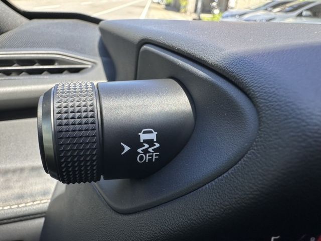 潔承汽車｜UX200｜2.0｜菁英Plus版｜I key免鑰｜LED頭燈｜ACC跟車｜僅跑8萬5｜認證車  第12張相片