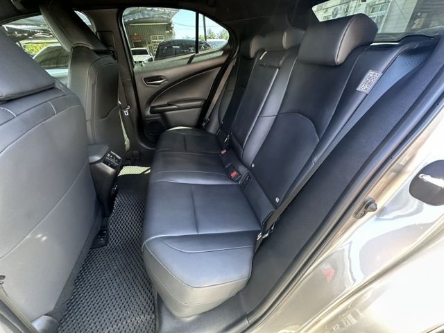 潔承汽車｜UX200｜2.0｜菁英Plus版｜I key免鑰｜LED頭燈｜ACC跟車｜僅跑8萬5｜認證車  第15張相片
