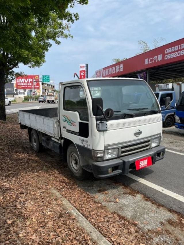 2003年 NISSAN 勁勇 3.5噸貨車  第4張相片