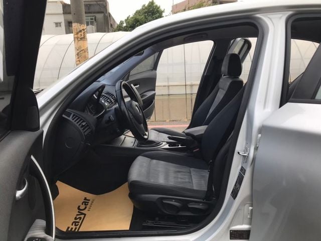 1 SERIES HATCHBACK E87  第8張相片