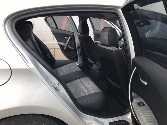 1 SERIES HATCHBACK E87  第14張相片
