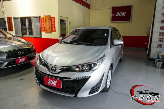 Keyless、自動感應頭燈、原廠CarPlay主機，超省油都會小車  第1張相片