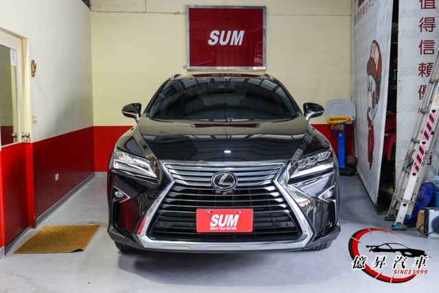 全景天窗、雙前座通風椅、抬頭顯示器、ACC跟車，絕版V6自然進氣，新車價291萬  第3張相片