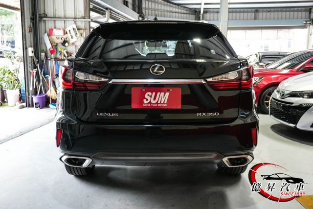 全景天窗、雙前座通風椅、抬頭顯示器、ACC跟車，絕版V6自然進氣，新車價291萬  第4張相片