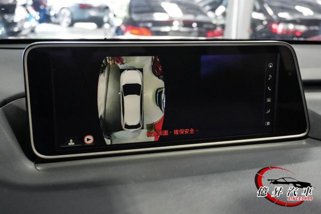 全景天窗、雙前座通風椅、抬頭顯示器、ACC跟車，絕版V6自然進氣，新車價291萬  第16張相片