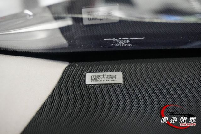 全景天窗、雙前座通風椅、抬頭顯示器、ACC跟車，絕版V6自然進氣，新車價291萬  第17張相片