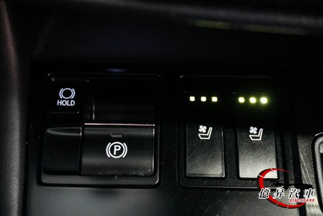 小改款RX300，原廠導航，360環景、抬頭顯示器、雙前座通風椅、電動尾門，妥善率佳  第16張相片