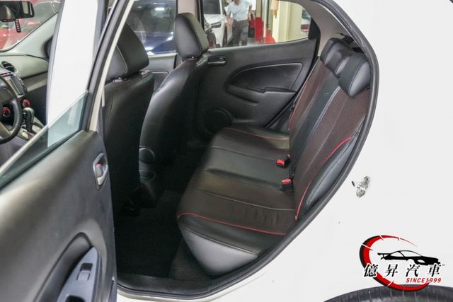 省油耐開小車，都會代步首選，日系品牌品質穩定，車身小巧，好停車、好操控  第8張相片