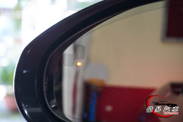20吋鋁圈、跑車排氣管、電動收摺尾翼，5.0機械增壓、450匹馬力、市場稀有  第8張相片