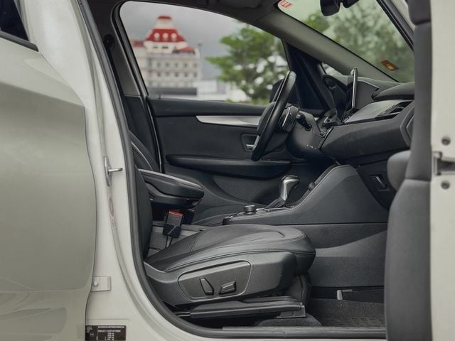 BMW寶馬 218D  第3張相片