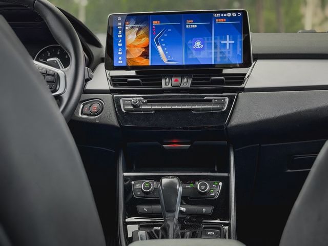 BMW寶馬 218D  第7張相片