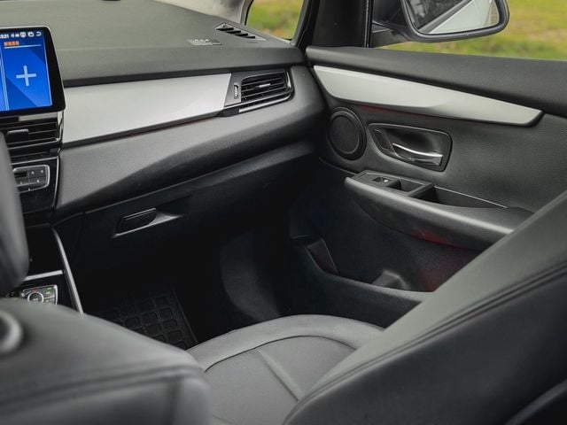 BMW寶馬 218D  第9張相片