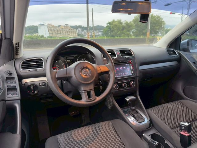 VOLKSWAGEN福斯 GOLF  第5張相片