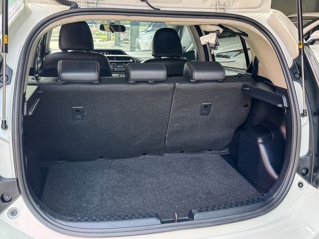TOYOTA豐田 PRIUS C  第13張相片