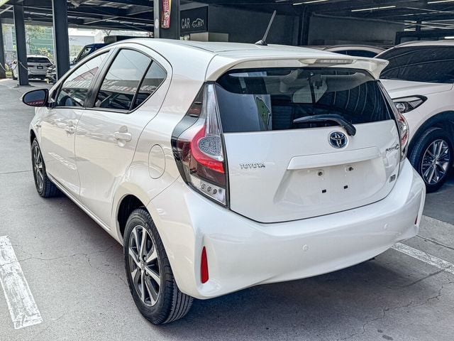 TOYOTA豐田 PRIUS C  第14張相片