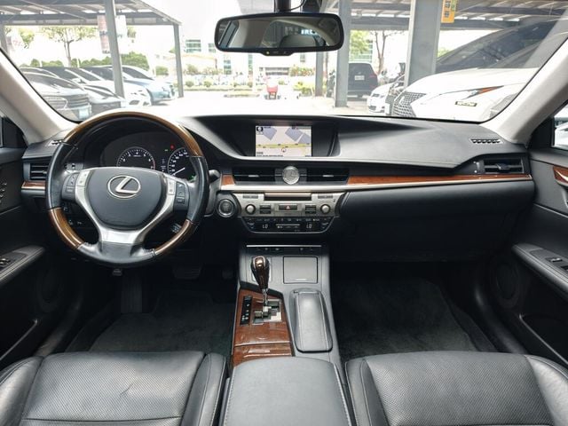 LEXUS凌志 ES250  第17張相片