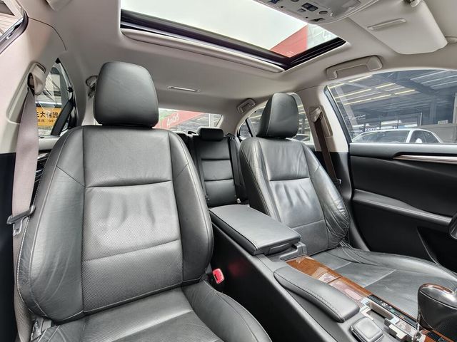 LEXUS凌志 ES250  第18張相片