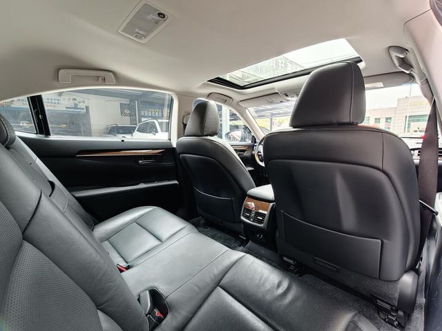 LEXUS凌志 ES250  第19張相片