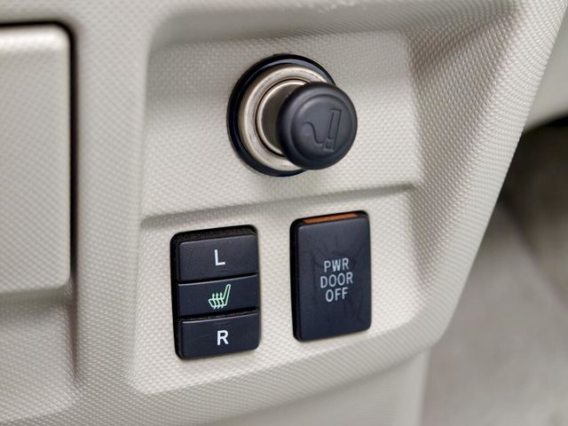 TOYOTA豐田 PREVIA  第11張相片