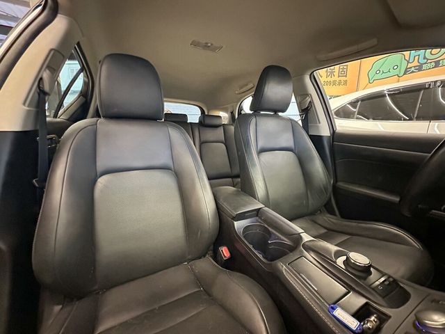 LEXUS凌志 CT200H  第3張相片