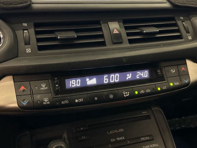 LEXUS凌志 CT200H  第7張相片