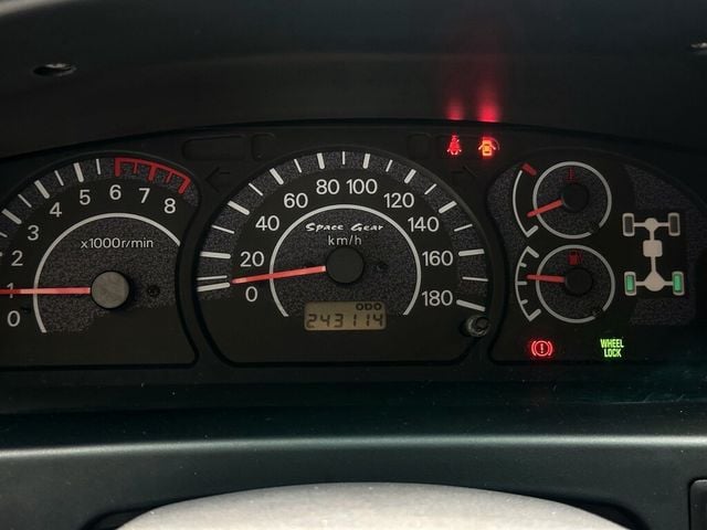 MITSUBISHI三菱 SPACE GEAR  第8張相片