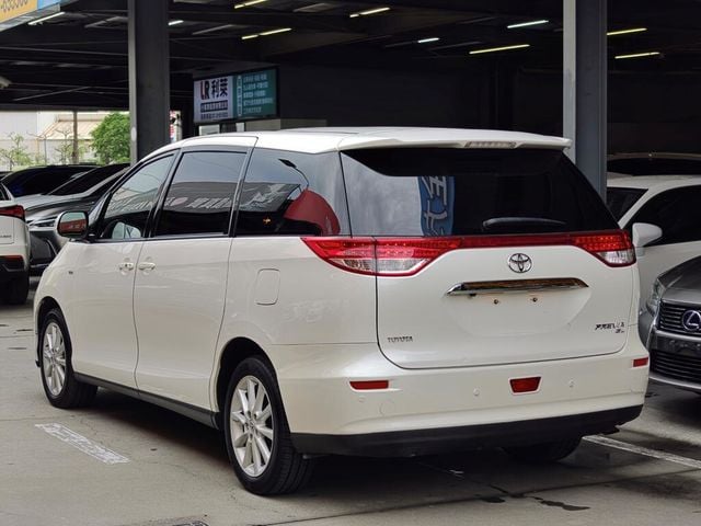 TOYOTA豐田 PREVIA  第2張相片