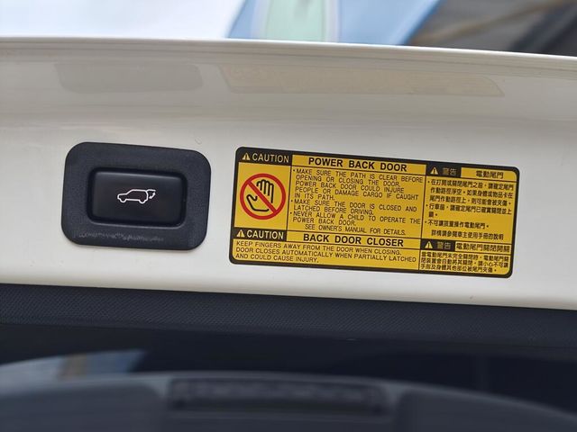 TOYOTA豐田 PREVIA  第7張相片