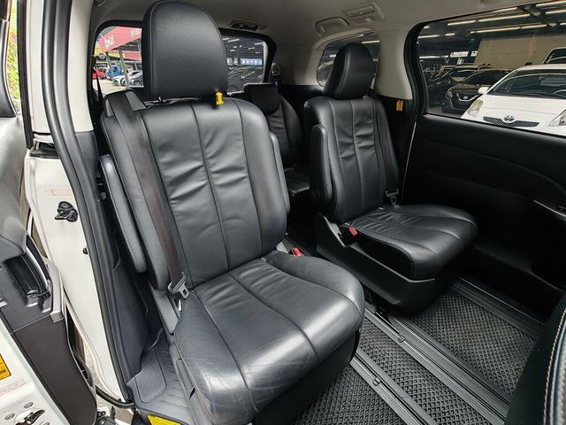 TOYOTA豐田 PREVIA  第9張相片