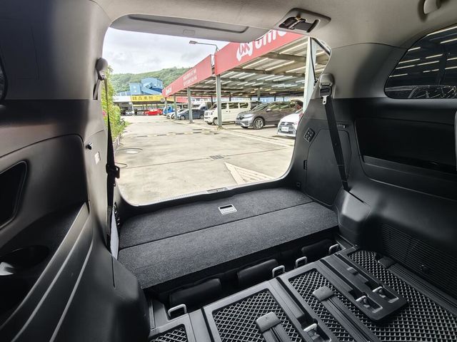TOYOTA豐田 PREVIA  第11張相片