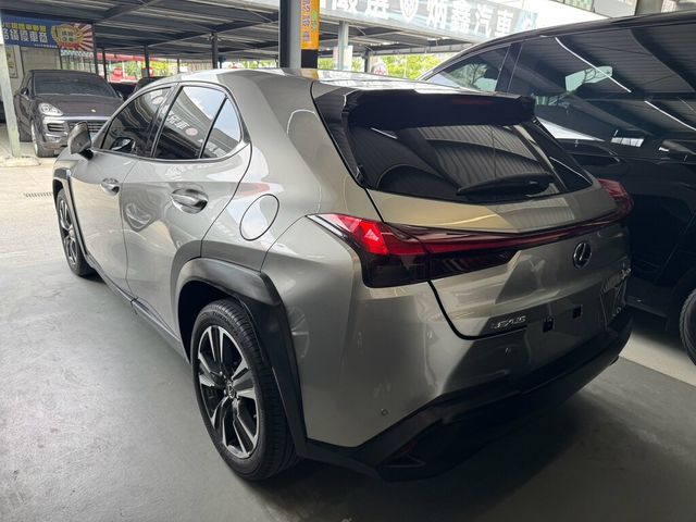 LEXUS凌志 UX200  第3張相片