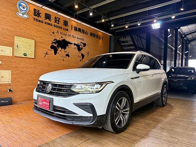 改款1.5 280 TSI I-KEY 7安 摸門 快撥 電尾門 導航 ACC跟車 360環景 電動椅 盲點 恆溫  第1張相片