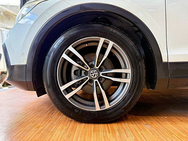 改款1.5 280 TSI I-KEY 7安 摸門 快撥 電尾門 導航 ACC跟車 360環景 電動椅 盲點 恆溫  第9張相片