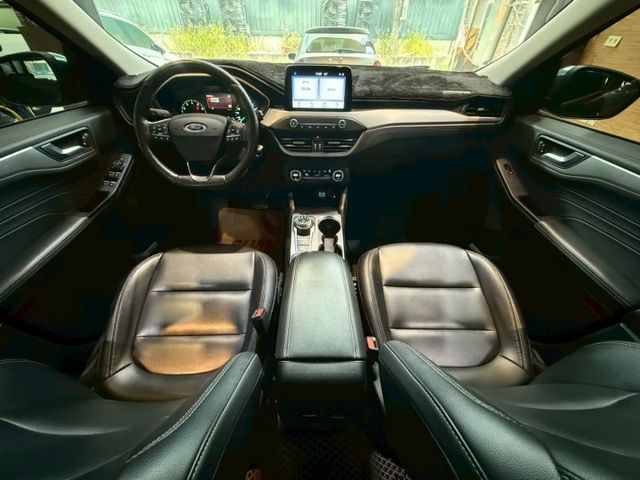 Eco Boost 180時尚型 7安 ACC跟車 車道偏移 定速 循跡 電動椅 恆溫 ABS  第9張相片