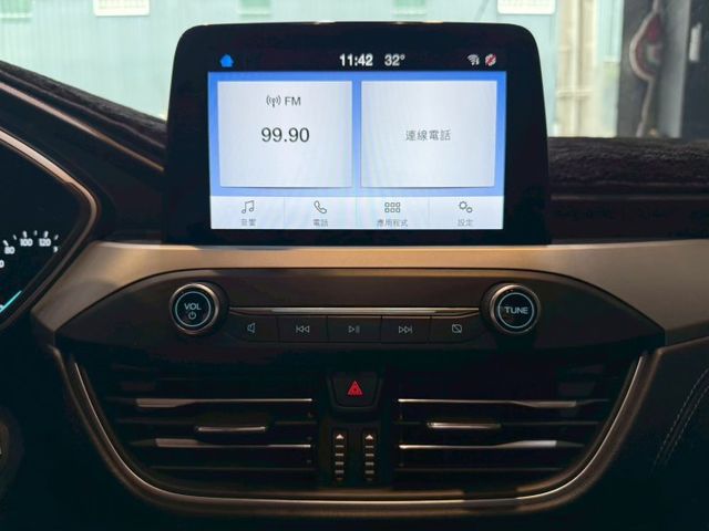 Eco Boost 180時尚型 7安 ACC跟車 車道偏移 定速 循跡 電動椅 恆溫 ABS  第14張相片
